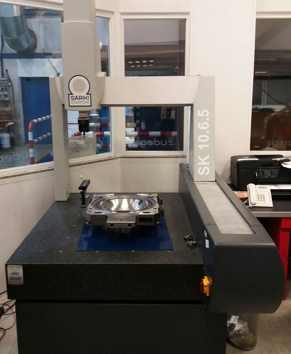 MAQUINA DE MEDICIÓN TRIDIMENSIONAL CNC SARIKI